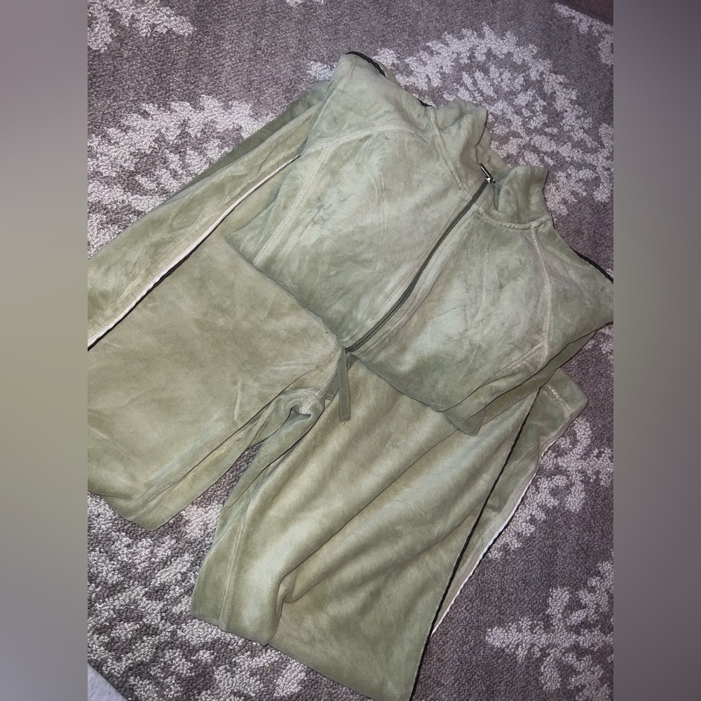 ⭐️Fu-Da⭐️ Vintage, Velour, Jumpsuit ⭐️Top size Large, bottom size Medium⭐️